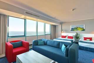 Отель International Hotel Casino & Tower Suites FREE PARKING Золотые Пески Двухместный номер Делюкс с 1 кроватью или 2 отдельными кроватями и видом на море-1