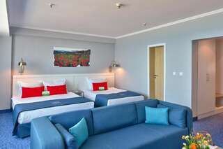 Отель International Hotel Casino & Tower Suites FREE PARKING Золотые Пески Двухместный номер Делюкс с 1 кроватью или 2 отдельными кроватями и видом на море-2