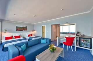 Отель International Hotel Casino & Tower Suites FREE PARKING Золотые Пески Двухместный номер Делюкс с 1 кроватью или 2 отдельными кроватями, вид на парк-2